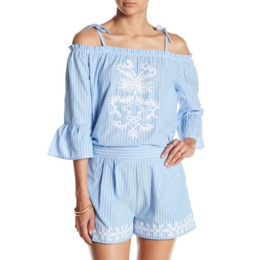 Romeo +Juliet Couture Cold Shoulder Blouse
